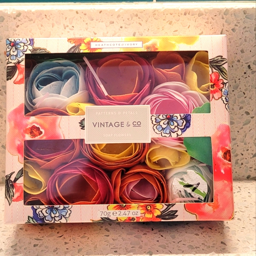 NEW, In Sealed Box - Heathcote & Ivory Soap Petals, Vintage & Co